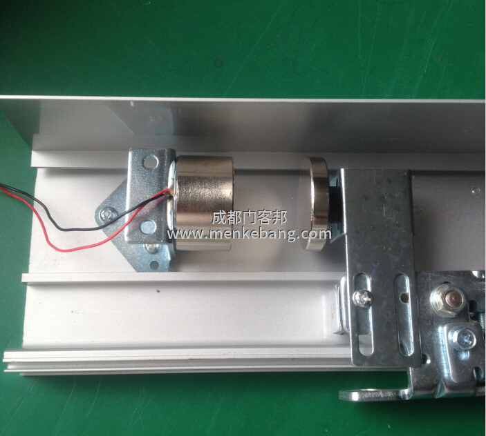 自動門用手能掰開,自動門用手能扒開,自動門用手能拉開怎么辦