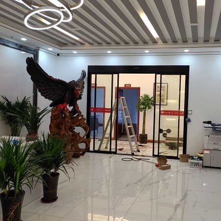 成都鋁合金型材感應門安裝案例