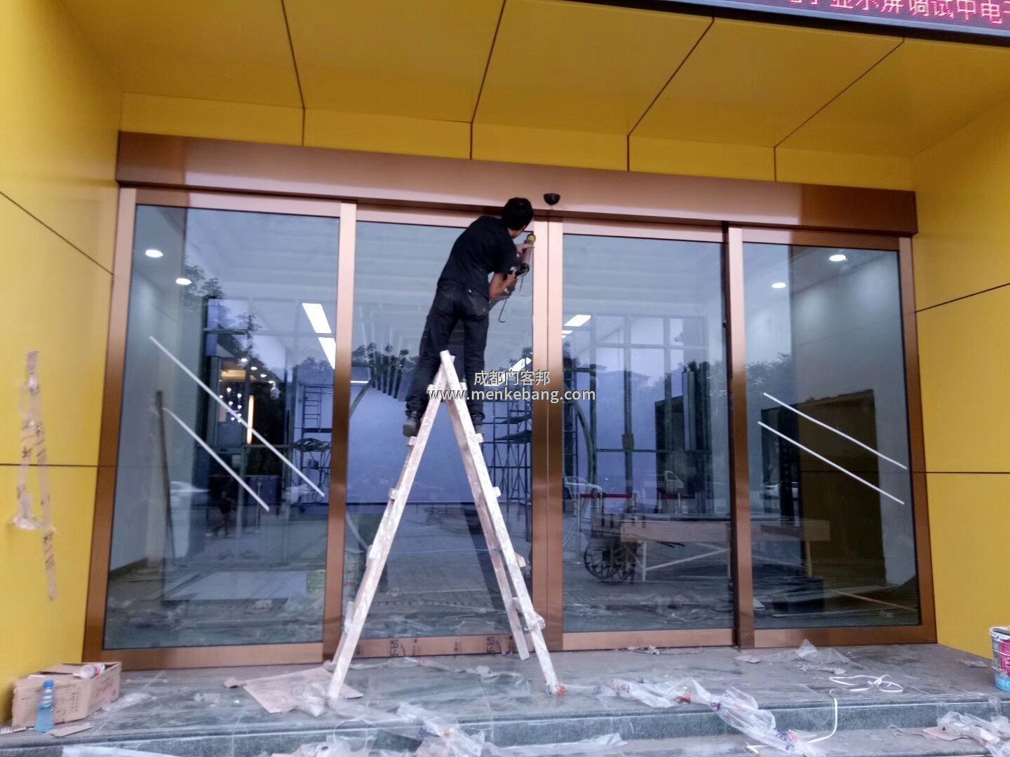 玻璃電動感應(yīng)門多少錢一平方