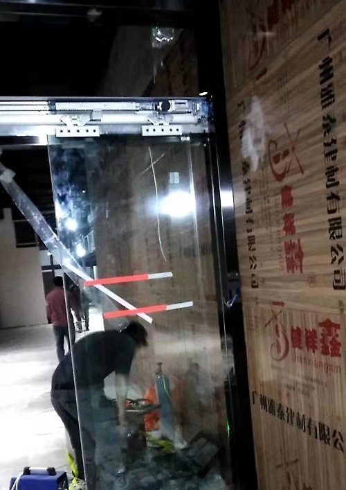 商場自動門案例